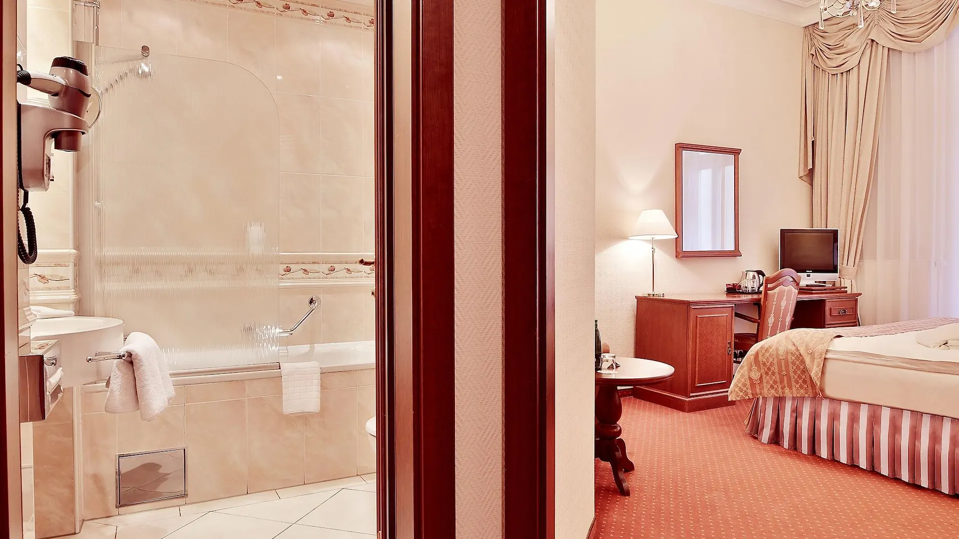 קרלובי וארי Olympia Wellness Hotel צ'כיה